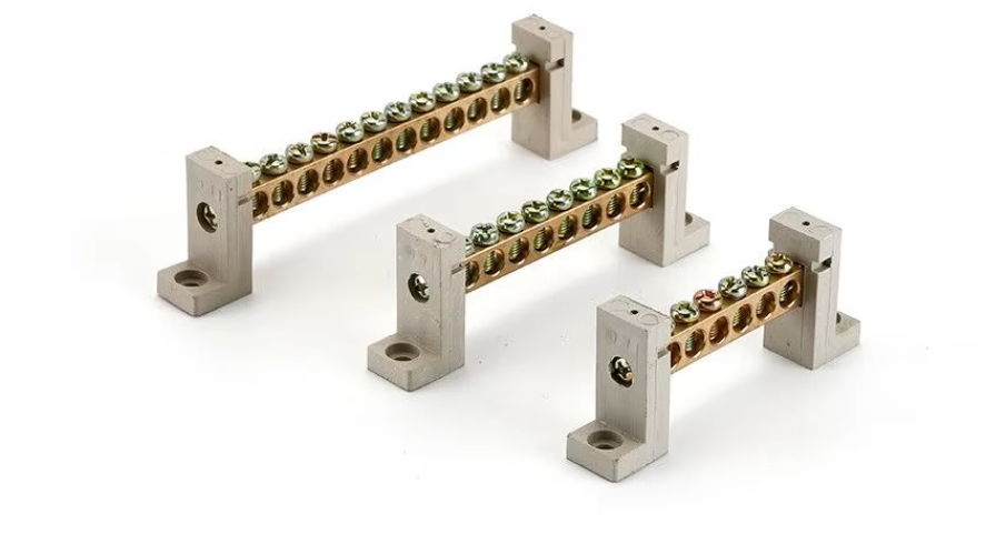 Brass terminal block with screw connectors and plastic base for panel and switchgear wiring